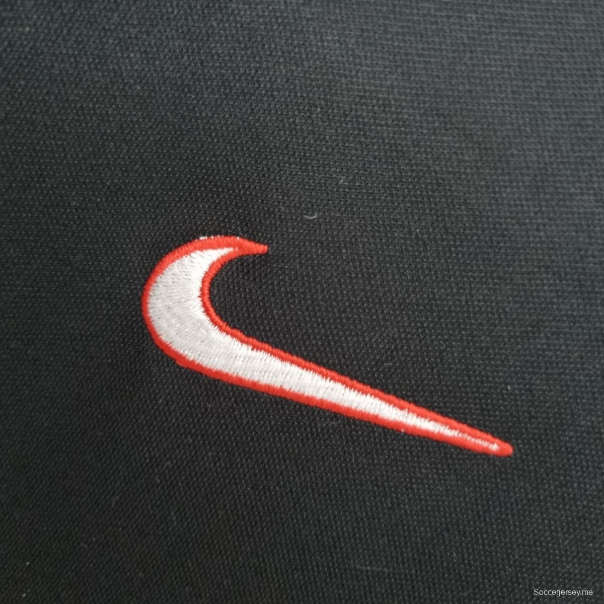 قميص كولو كولو كولو الرجعية 1992 كولو سوكرز خارج أرضه
