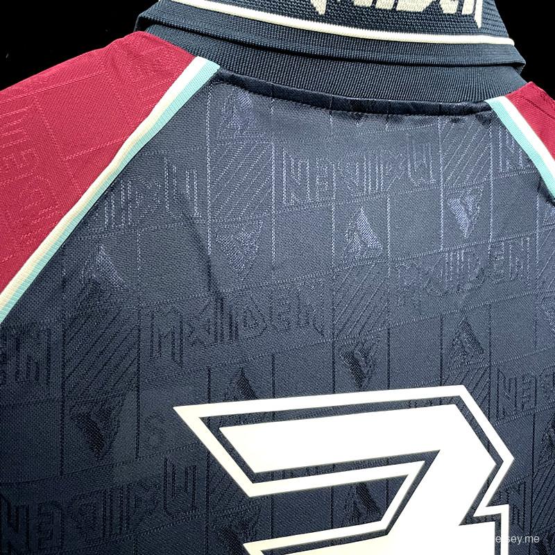 قميص فريق وست هام آيرون مايدن لكرة القدم الأساسي ريترو 1999
