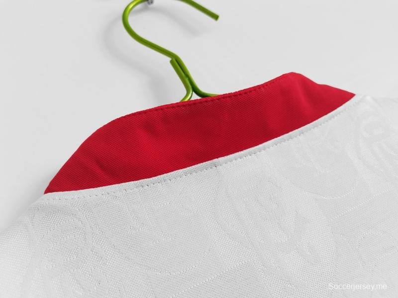 قميص كرة قدم رينجرز 1996/97 ريترو خارج ملعب رينجرز
