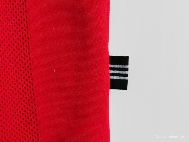 قميص كرة القدم الأساسي لليفربول 1995/96 ريترو 1995/96
