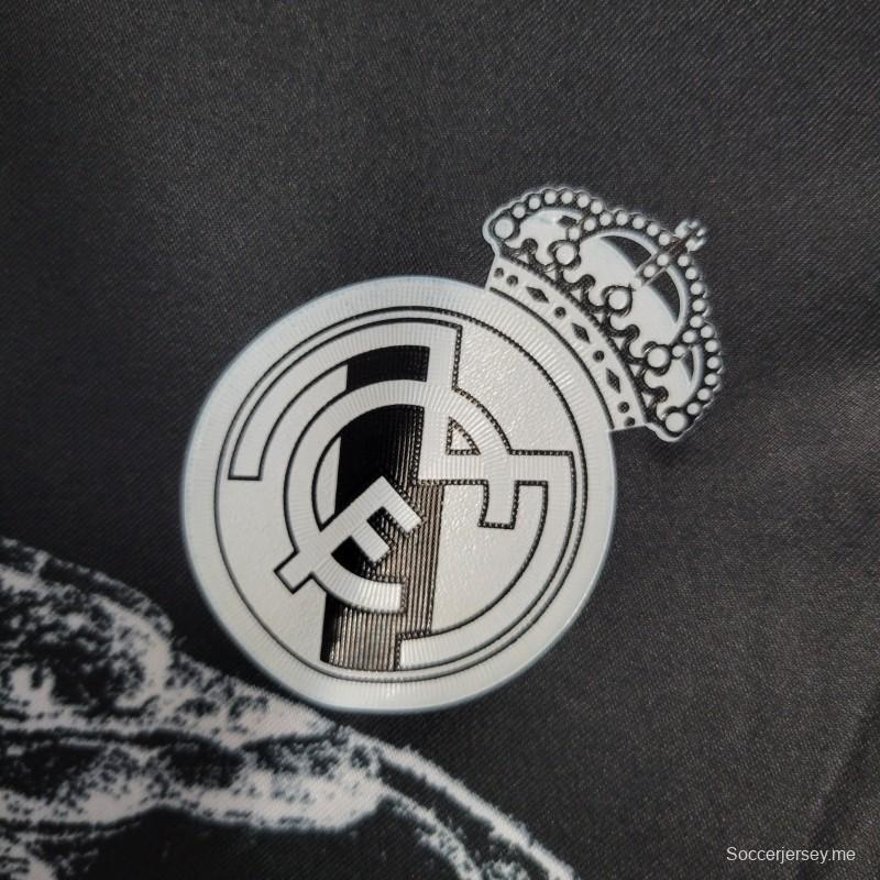 قميص ريترو 14/15 ريال مدريد الثالث أسود اللون أسود طويل التنين
