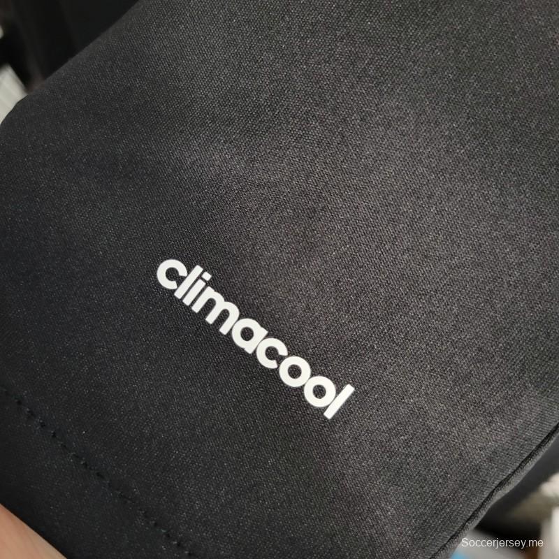 قميص ريترو 16-17 ريال مدريد الثالث أسود اللون أسود اللون ريترو 16-17
