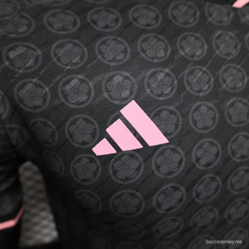 نسخة اللاعب 2024 قميص ياباني طراز 2024 زهرة البرقوق والسيف باللون الأسود
