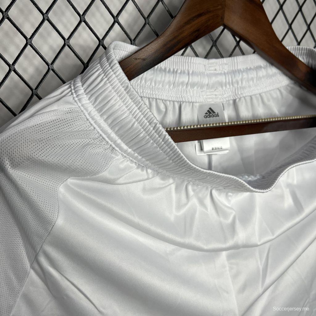 24/25 شورت ريال مدريد 24/25 ريال مدريد الرئيسي
