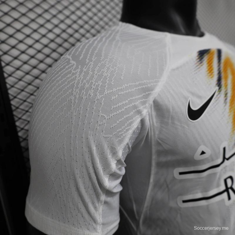 24/25 نسخة اللاعب 24/25 قميص نادي الاتحاد خارج الملعب
