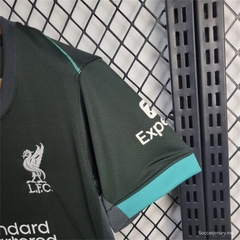24/25 قميص ليفربول للسيدات خارج الملعب
