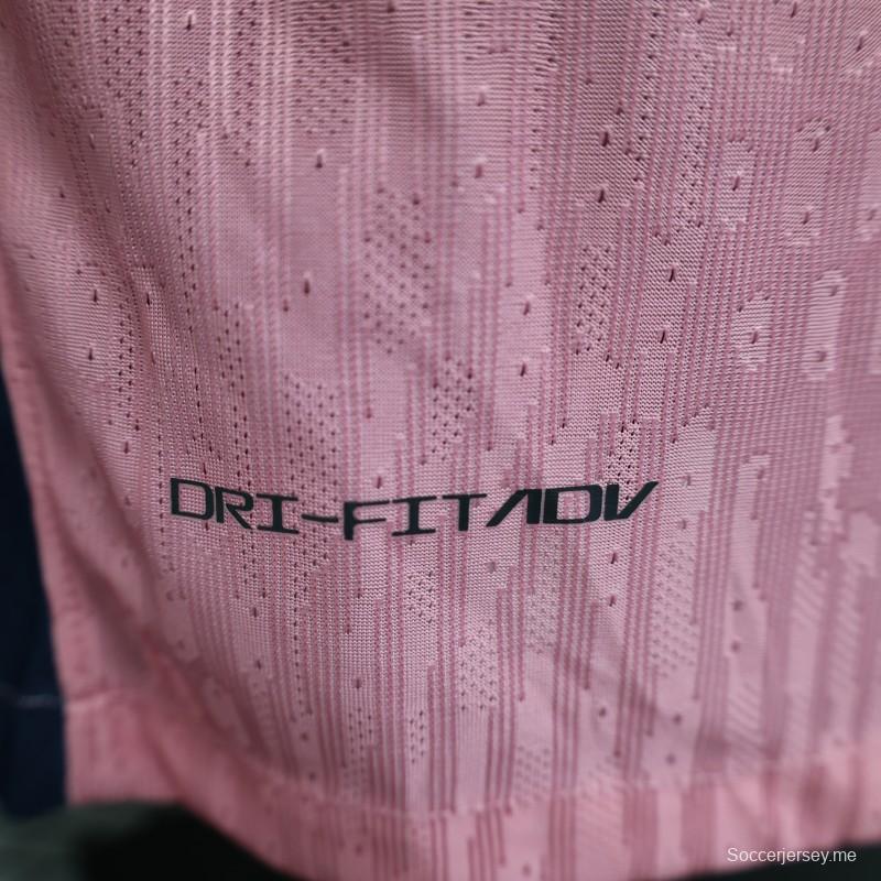 نسخة اللاعب 25/26 من قميص نادي برشلونة للذكرى 125 للذكرى السنوية الخاصة مع قميص راعي سبوتيفاي