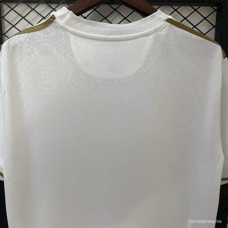 25/26 قميص بايرن ميونيخ بمناسبة مرور 125 عاماً على تأسيسه