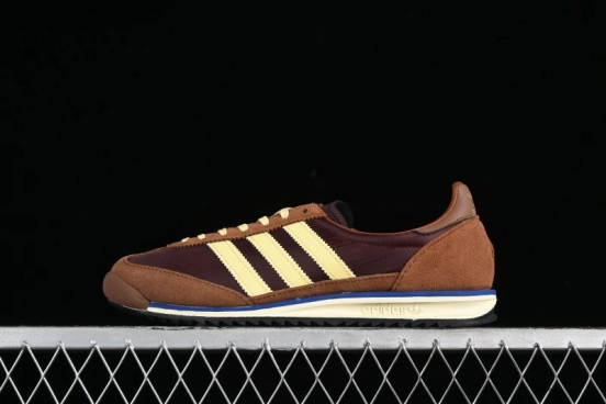 Adidas Originals SL 72 Retro Running Shoes with Nylon Upper and Suede Accents - IE3425