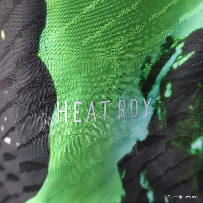 إصدار 25/26 لاعب 25/26 نسخة ريال مدريد الخاصة