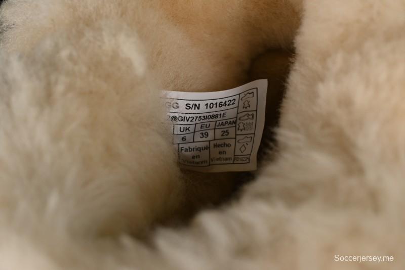 UGG Mini Bailey Button II Classic Short Boots with Wooden Button - 1016422