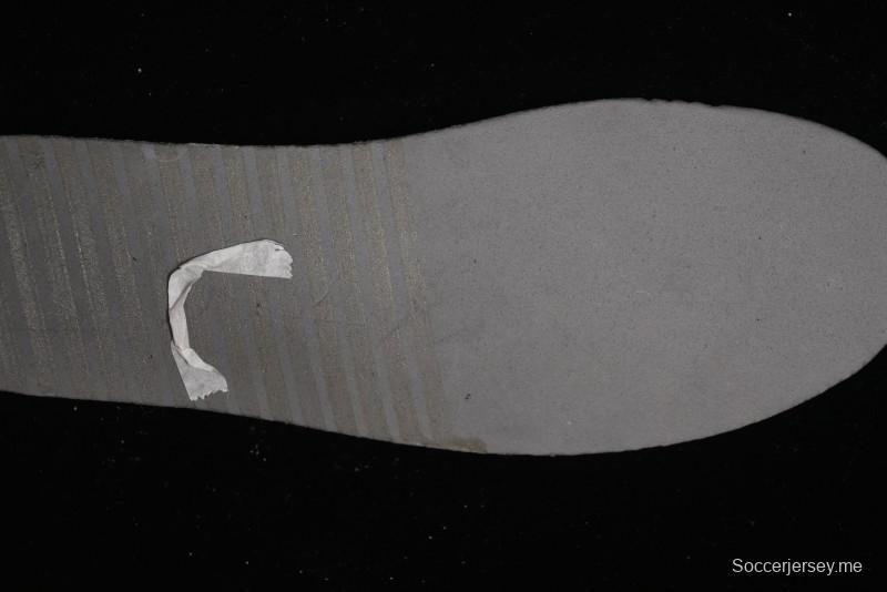 Nike Dunk Low SB Skateboarding Shoes in Black/White/Gold Colorway - FB9109-111