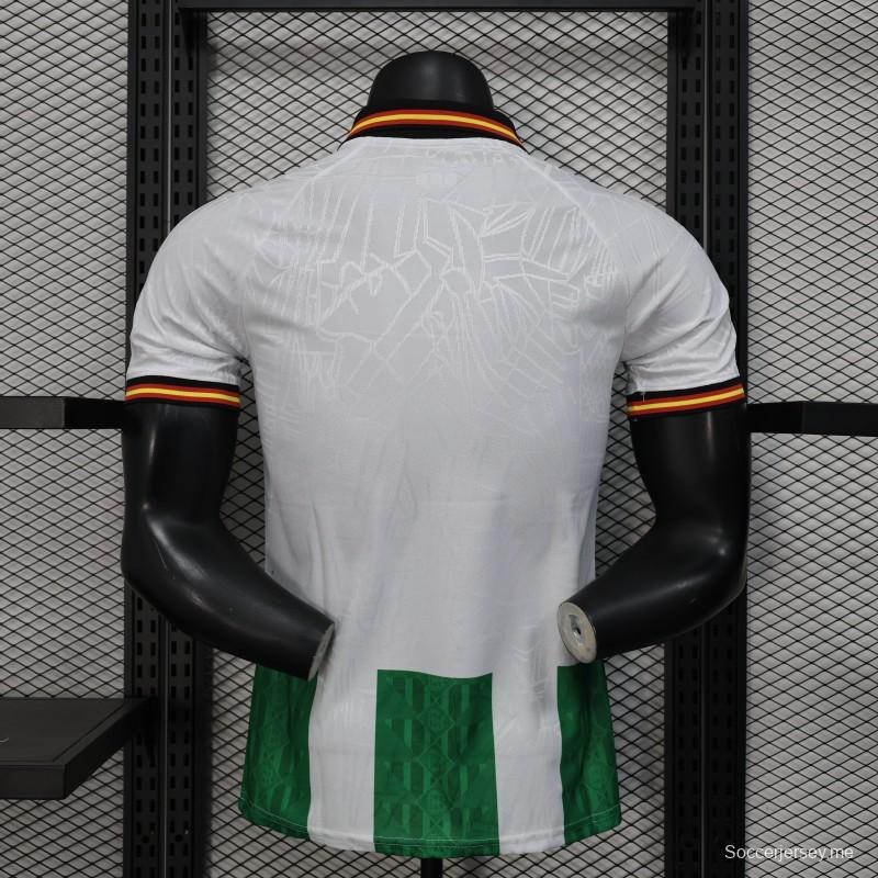 نسخة اللاعب 25/26 من قميص ريال بيتيس باللونين الأخضر والأبيض بتصميم إصدار خاص