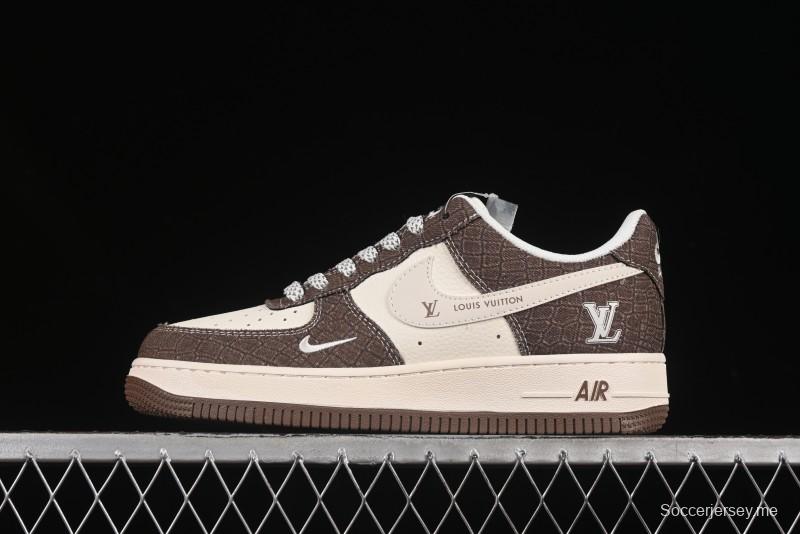 حذاء نايك اير فورس 1 '07 المنخفض من نايك اير فورس 1 '07 LV Collaboration حذاء رياضي كاجوال شبكي بيج - XS1958-552