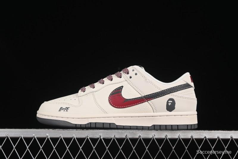 حذاء تزلج نايك SB Dunk Low BAPE Collaboration BAPE Collaboration Graffiti Red Swoosh Anniversary حذاء تزلج منخفض الكاجوال مخصص للذكرى السنوية - JJ2508-561