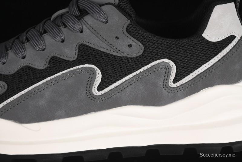 حذاء الجري أديداس ذو النعل السميك المتشابك من أديداس مع جزء علوي مريح ونعل مضاد للانزلاق - 63093901001