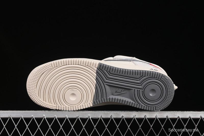 حذاء نايك اير فورس 1 '07 المنخفض من نايك اير فورس 1 '07 LV Collaboration بلونين أحمر بكعب أحمر برباط كاجوال - DM686868-084