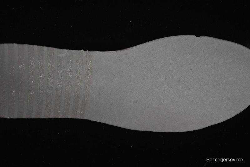 حذاء جري كلاسيكي كلاسيكي ريترو كلاسيكي من نايك في 5 رنر ميلينيوم بنعل وسطي من الفوم - HQ7901-100