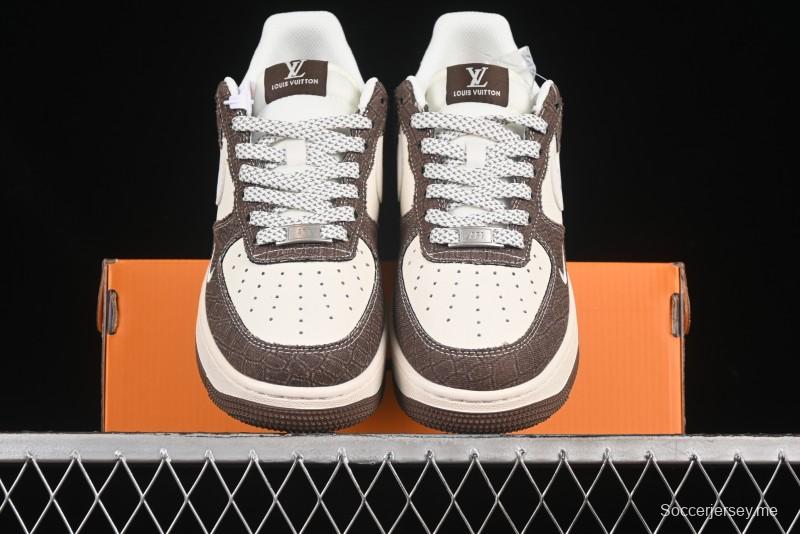 حذاء نايك اير فورس 1 '07 المنخفض من نايك اير فورس 1 '07 LV Collaboration حذاء رياضي كاجوال شبكي بيج - XS1958-552