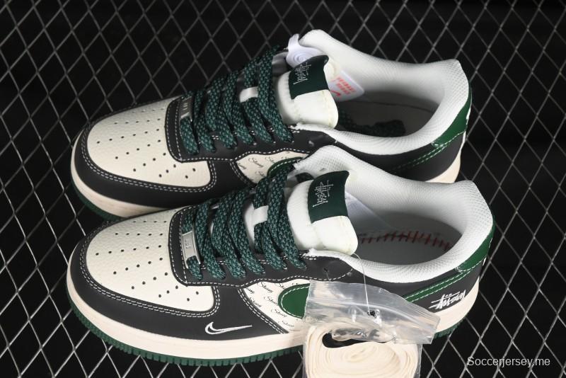 حذاء نايك اير فورس 1 '07 منخفض من نايك اير فورس 1 '07 تعاون ستاسي باللون الأسود والأخضر سووش سنيكرز كاجوال - XS1958-572