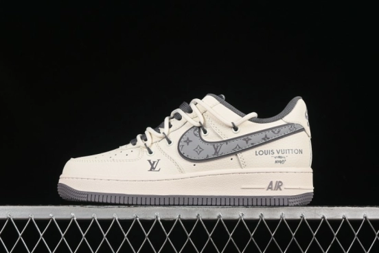 حذاء نايك اير فورس 1 '07 منخفض من نايك اير فورس 1 '07 LV Collaboration Swoosh باللون الرمادي برباط رمادي كاجوال - DM686868-067