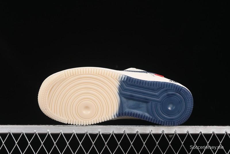 حذاء رياضي كاجوال بشعار أزرق أحمر بشعار أزرق مزدوج اللون من نايك اير فورس 1 '07 منخفض من ستوسي - HH7518-072