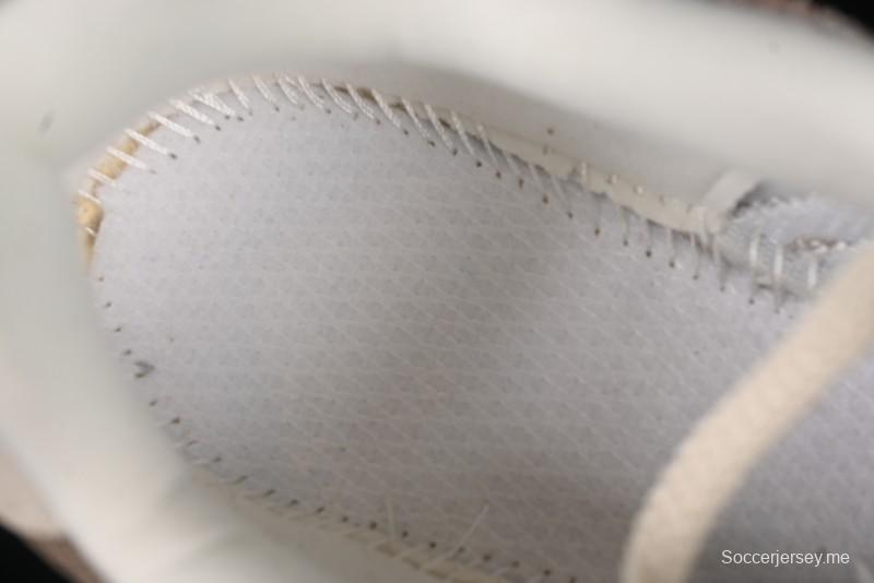 حذاء جري كاجوال من سلسلة NB9060 من نيو بالانس مع توسيد أبزورب - U9060NTB