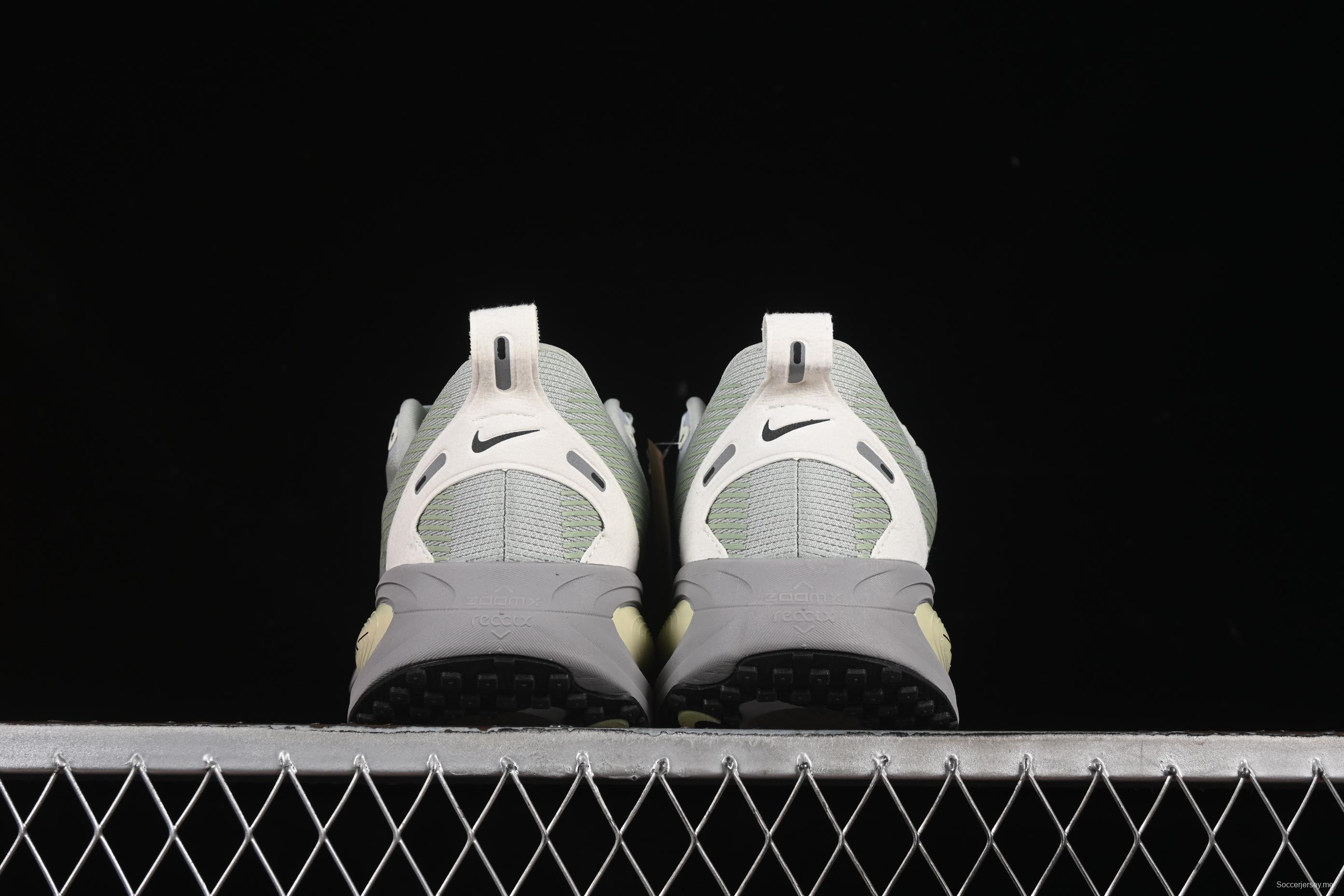 حذاء الجري نايك اير زوم فوميرو 18 مون لاندينج 18 2025 نايك اير زوم فوميرو 18 مون لاندينج 18 2025 حذاء جري كاجوال بتوسيد جديد مع وحدة هواء زوم اير مدمجة - HM6803-002