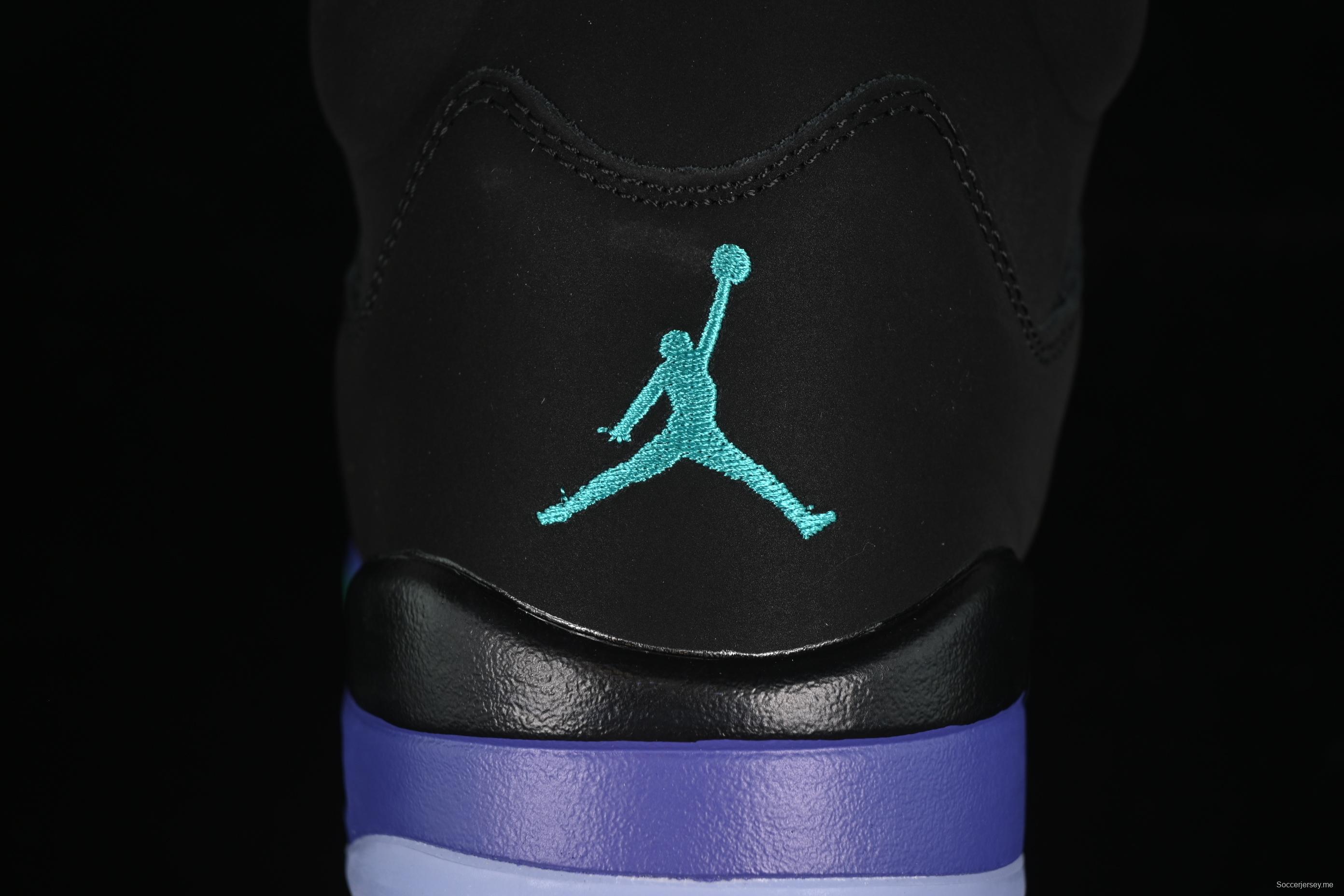 حذاء كرة السلة اير جوردان 5 ريترو من نايك - عنب أسود - 136027-007