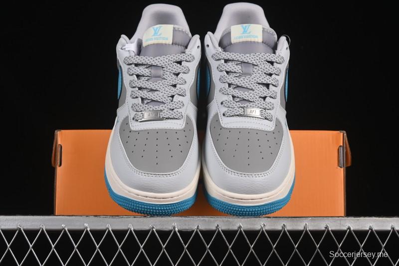 حذاء نايك اير فورس 1 '07 المنخفض من نايك اير فورس 1 '07 LV Collaboration حذاء رياضي كاجوال رمادي أزرق اللون - JJ2508-704