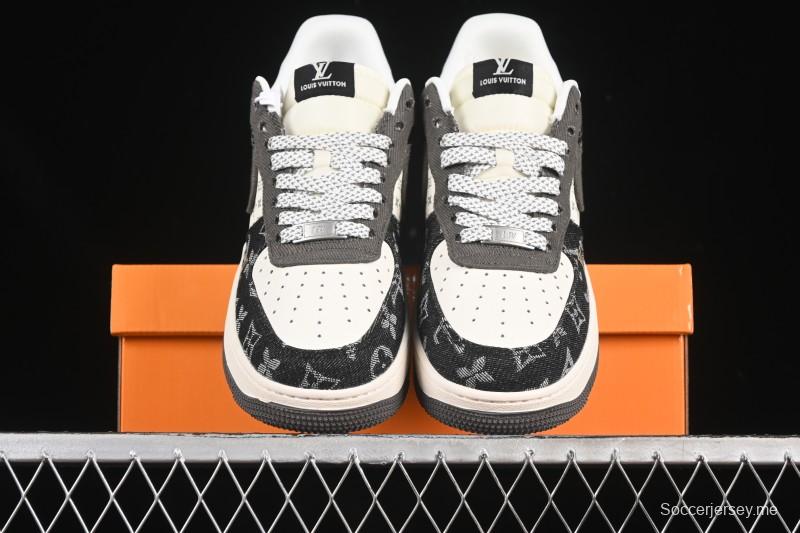 حذاء نايك اير فورس 1 '07 منخفض من نايك اير فورس 1 '07 LV Collaboration باللون الأسود والذهبي - JJ2508-703