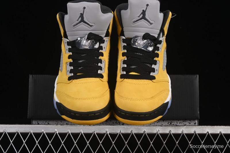 حذاء كرة السلة نايك اير جوردان 5 ريترو طوكيو ليمتد من نايك - IO3372-700