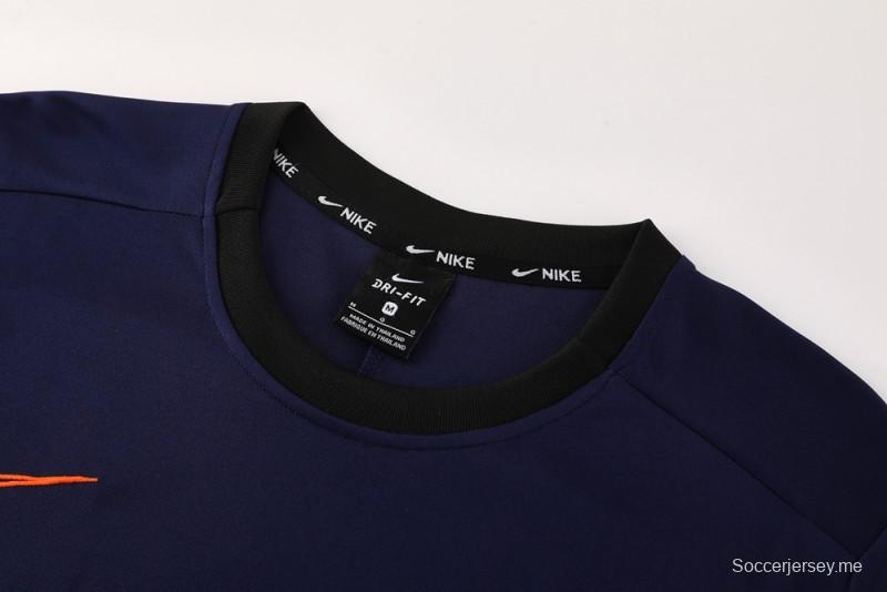 2025 قميص بأكمام قصيرة وشورت قصير الأكمام من نايك 2025