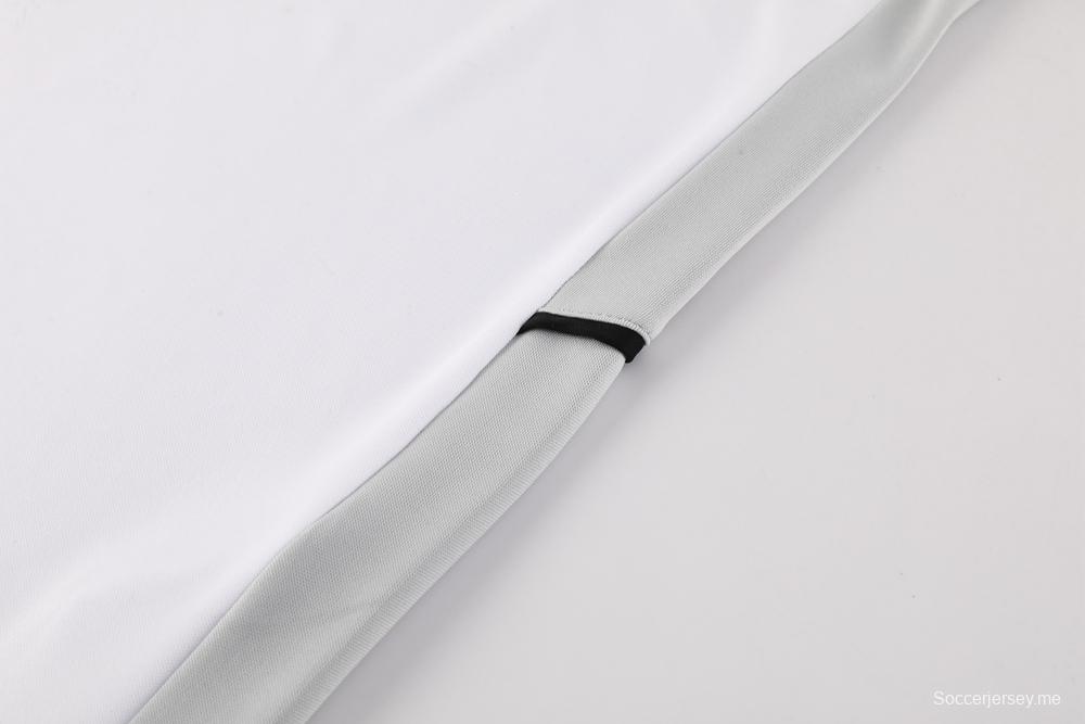 2025 قميص أبيض قصير الأكمام + شورت قصير الأكمام من نايك 2025