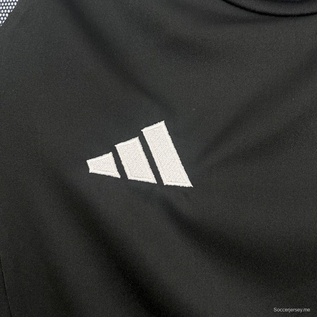 2025/25/26 كيدزأستون فيلا طقم فريق أستون فيلا خارج الملعب