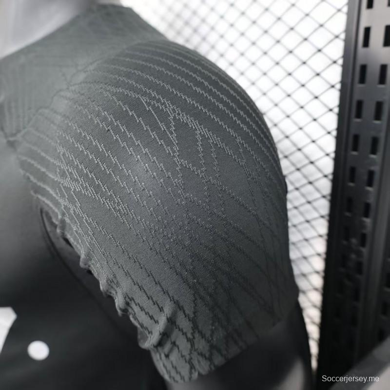 نسخة اللاعب 25/26 قميص بطل الأهلي الأسود مع الراعي الفضي