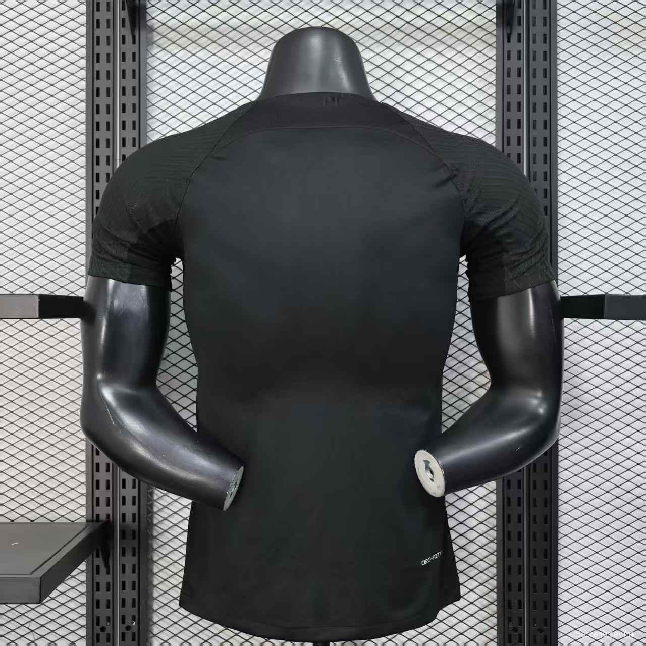 نسخة اللاعب 25/26 قميص بطل الأهلي الأسود مع الراعي الفضي