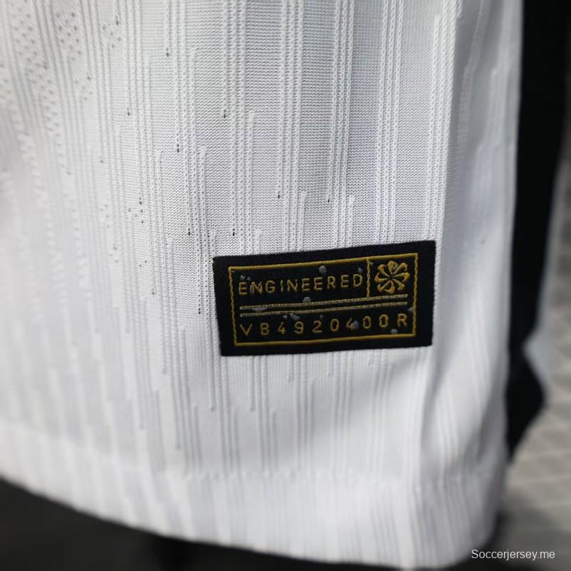 إصدار اللاعب 25/26 قميص باريس سان جيرمان أبيض بحواف وردية اللون