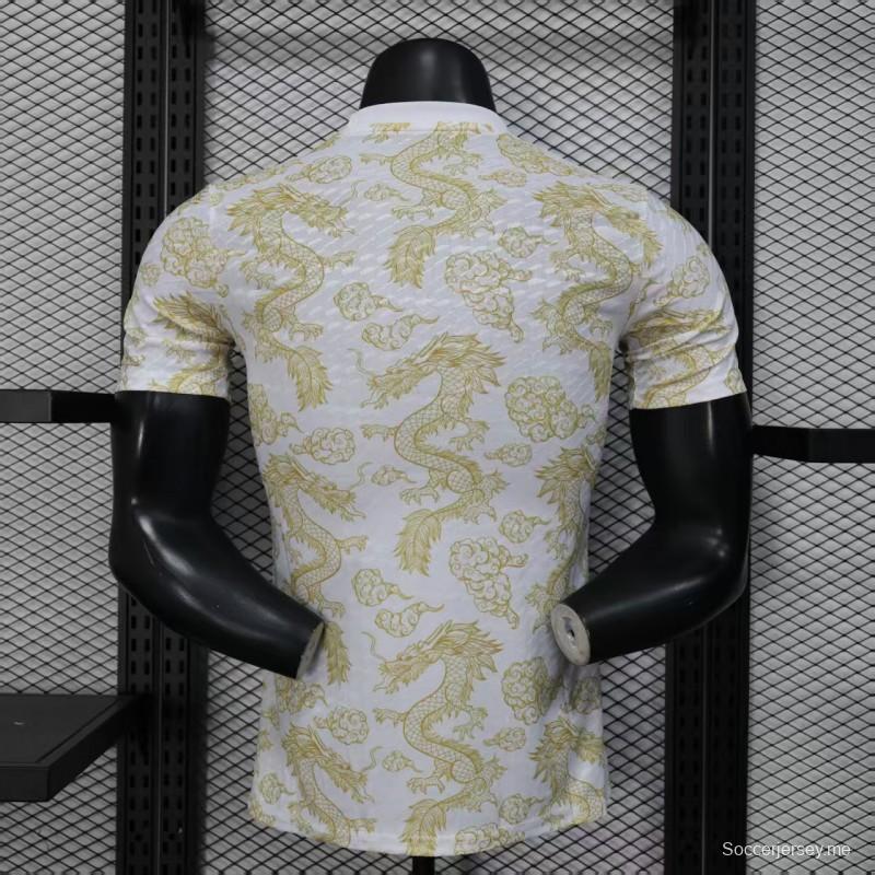 إصدار اللاعب 25/26 قميص ريال مدريد أبيض بنقشة التنين الذهبي