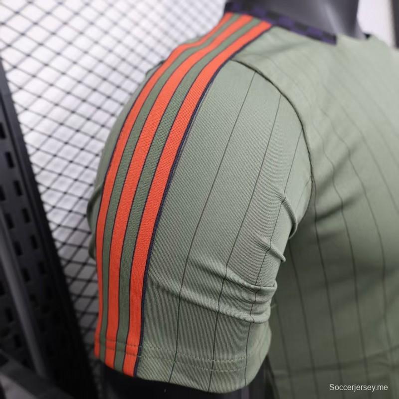 إصدار اللاعب 25/26 قميص بايرن ميونيخ الأخضر العشبي الكاجوال 25/26