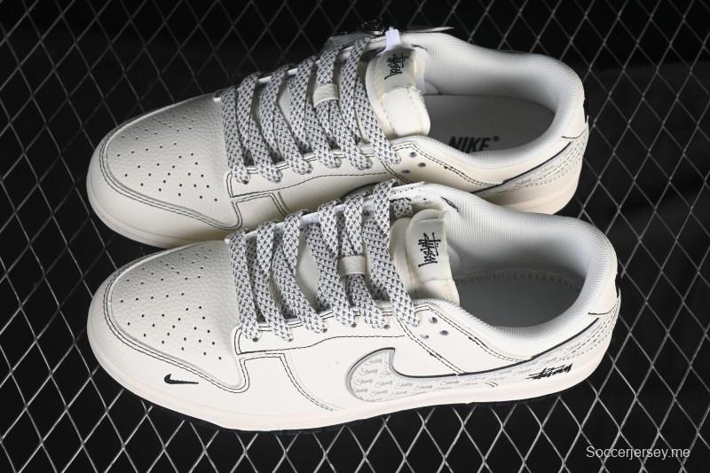 حذاء تزلج نايك SB Dunk Dunk Low Stussy Collaboration باللون البيج الأسود الرمادي الرمادي الفضي - HH7518-097