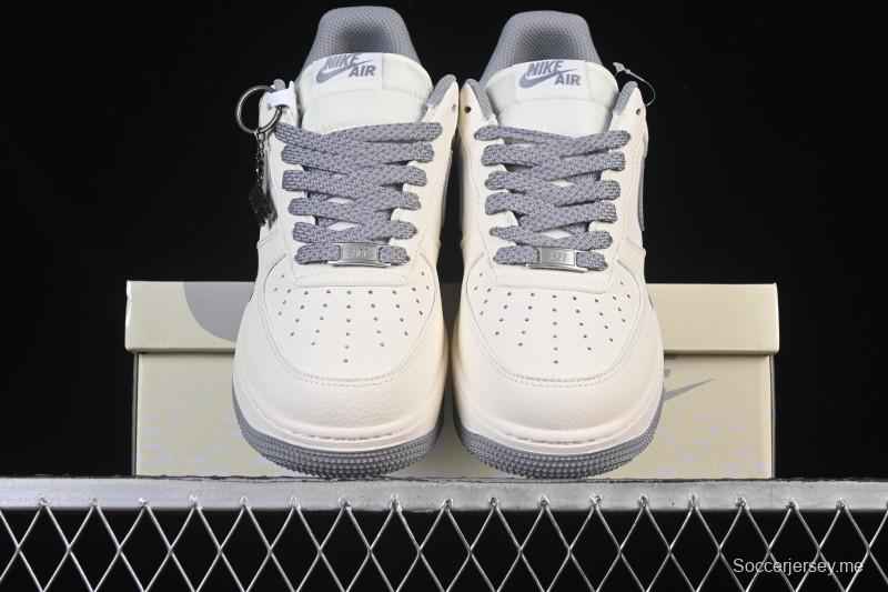 حذاء رياضي كلاسيكي كلاسيكي كلاسيكي كلاسيكي من نايك اير فورس 1'07 منخفض رمادي - SM6668-106