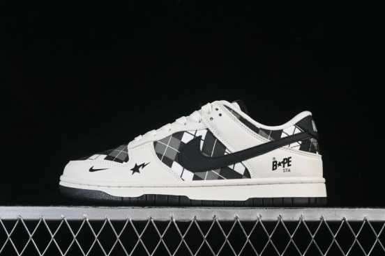 حذاء تزلج نايك SB Dunk Dunk Low BAPE Collaboration BAPE Collaboration أبيض شبكي أسود منخفض التزلج - SC0601-463