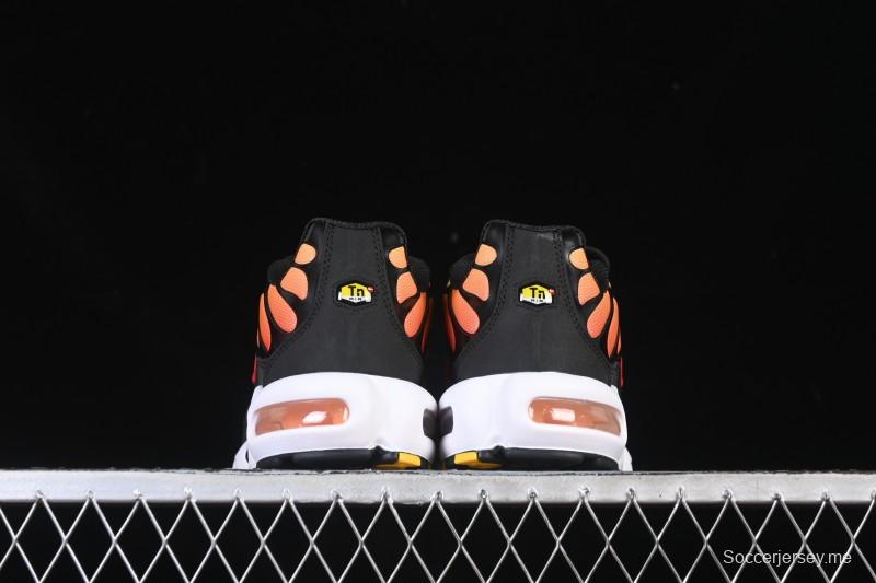 حذاء الجري اير ماكس بلس ريترو من نايك بتقنية الوسائد الهوائية - HF0552-001