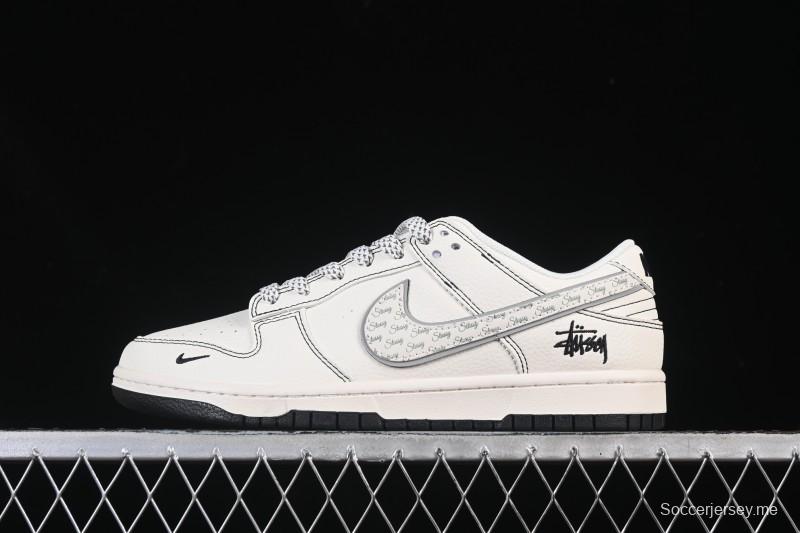 حذاء تزلج نايك SB Dunk Dunk Low Stussy Collaboration باللون البيج الأسود الرمادي الرمادي الفضي - HH7518-097
