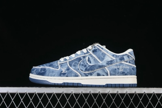حذاء تزلج نايك SB Dunk Dunk Low LV Collaboration من نايك بلون أزرق فاتح أزرق فاتح في الذكرى السنوية حذاء تزلج كاجوال منخفض مخصص - SC0601-468
