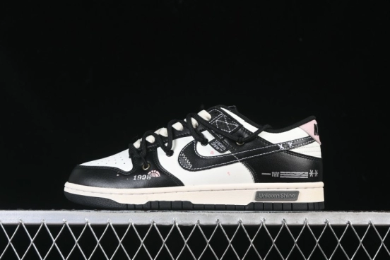 حذاء تزلج نايك SB Dunk Dunk Low Custom Strap ذو الحزام المخصص ذو الرقبة المنخفضة - DD1391-100