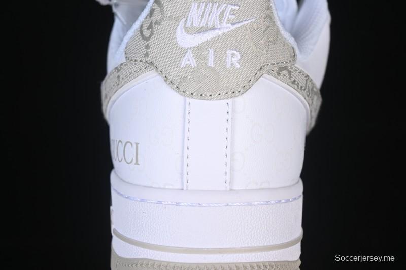 حذاء نايك اير فورس 1 '07 المنخفض من نايكي، حذاء رياضي كاجوال منخفض منخفض من نايكي، تعاون غوتشي باللون الرمادي الفاتح الدنيم المتوهج في الظلام - XX3168-197