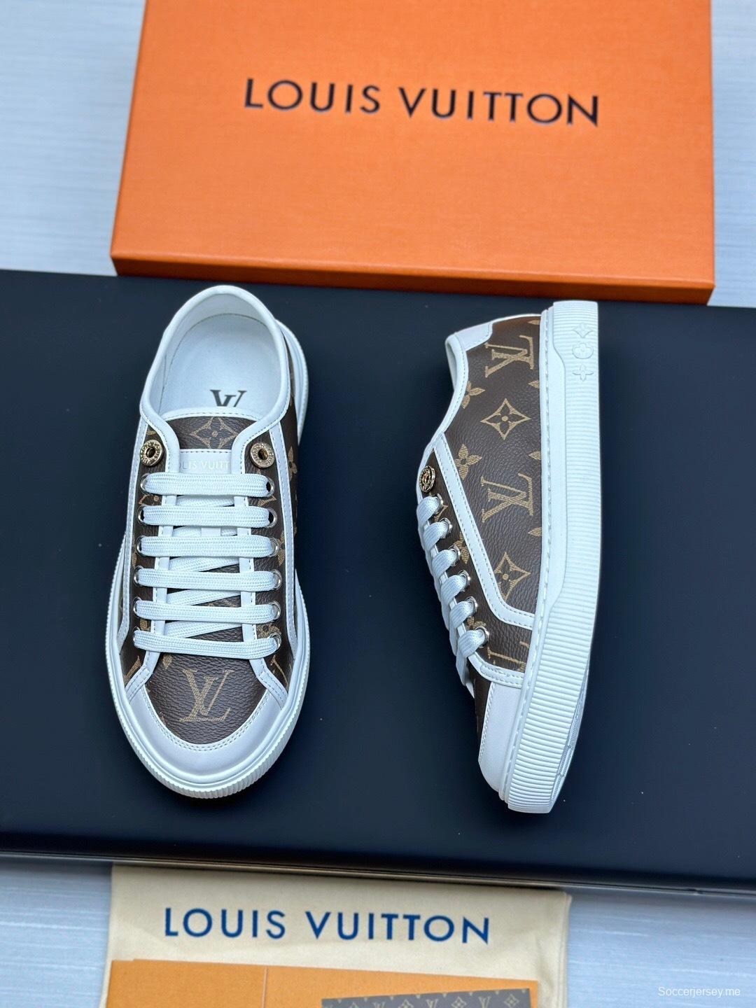 حذاء رياضي أبيض كاجوال بطبعة حيوانات من سلسلة تايم أوت من لويس فويتون - AS00260