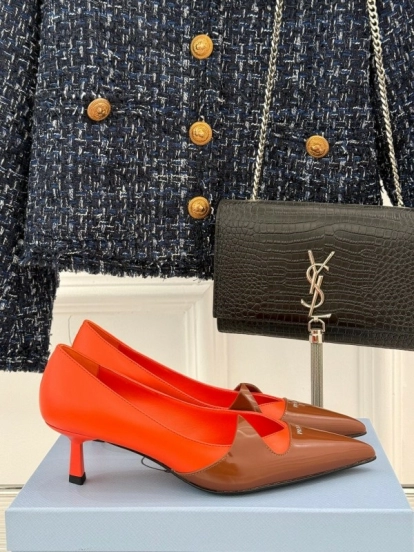 PRADA 2025/SS حذاء فردي بكعب مدبب من الأمام بكعب واحد - KFY00310